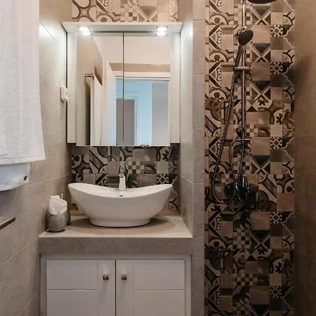 Villanaxosgr - Than A Naxian House *